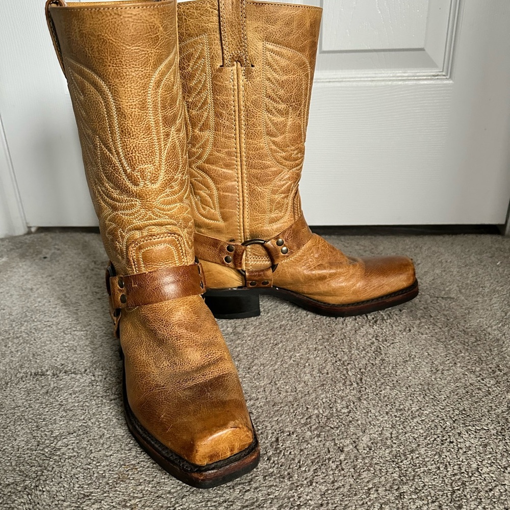 Frye Leather Coral Boots in tan/yellow